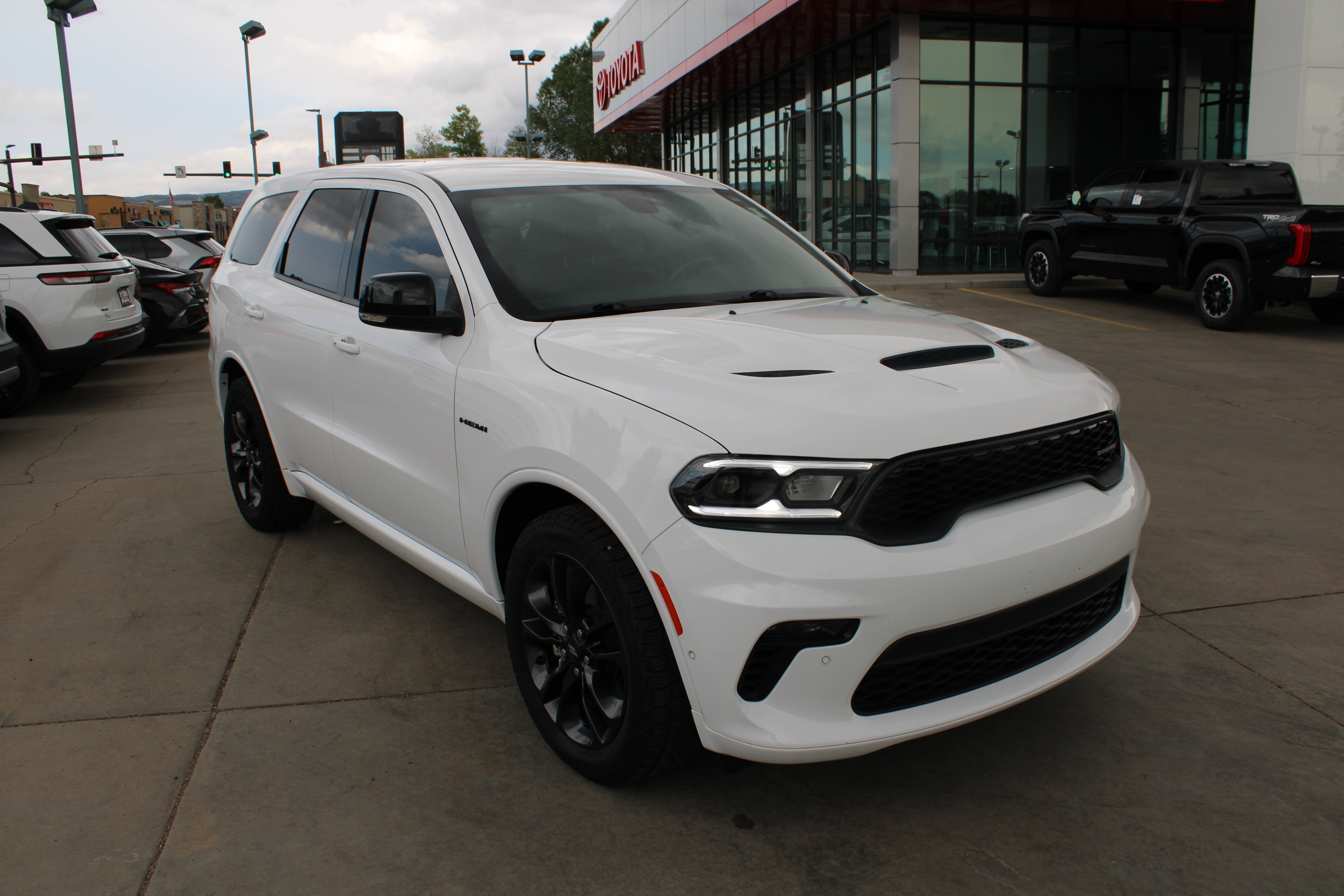 2022 Dodge Durango R/T in White Knuckle Clearcoat — front three-quarter view