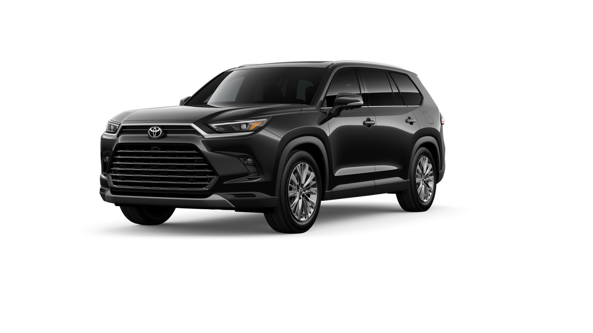 2026 Toyota Grand Highlander Platinum in Midnight Black Metallic — front three-quarter view